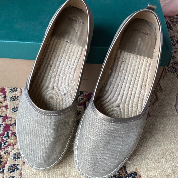 Cole Hann gold espadrilles- size 8.5 - Picture 3 of 10